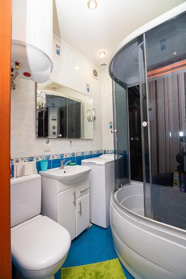 Comfortable Apartments On Hrushevskogo Street Near 16 City Hospital 第聂伯罗彼得罗夫斯克 外观 照片
